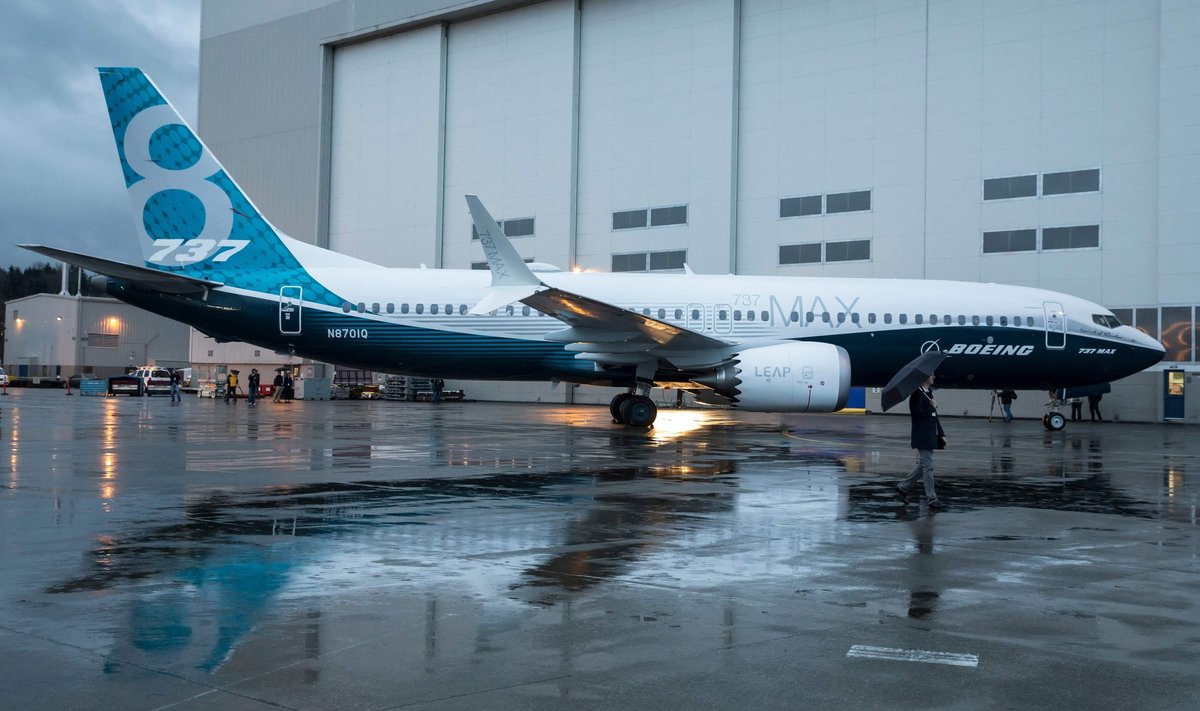 737 MAX lennuk