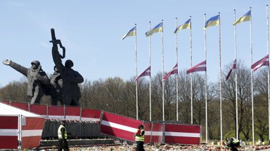 ERISAADE | Läti politoloog tohuvabohust Riia punamonumendi ümber: on näha sarnasusi pronksiööga