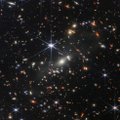 Увидеть гравитацию своими глазами: Байден показал миру первое фото, сделанное телескопом NASA „Джеймс Уэбб“