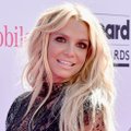 KUUM KLÕPS | Popstaar Britney Spears kooris end paljaks ja nautis alasti basseinis ujumist