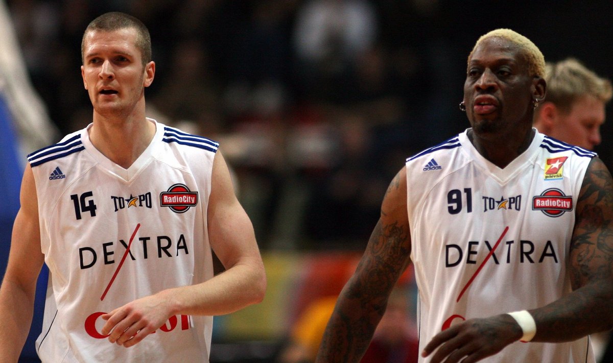 LEHO KRAAV JA DENNIS RODMAN