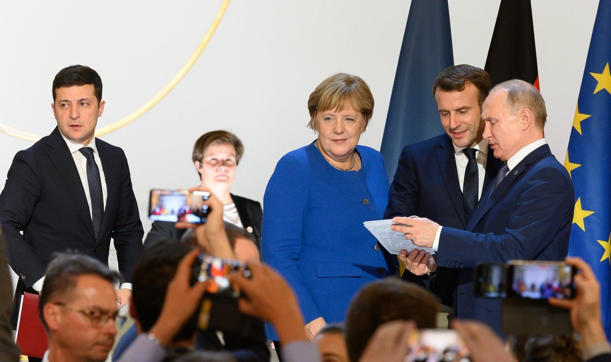 2019: Angela Merkel, Emmanuel Macron, Vladimir Putin ja selleks hetkeks pool aastat Ukraina riigipea ametis olnud Volodõmõr Zelenskõi toonastel rahukõnelustel Pariisis.