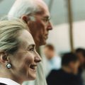 LEIDE PÄEVALEHE FOTOSALVEST | 1996. aastal külastas USA esileedi Hillary Clinton Eestit, et käia sünnitusmajas, raamatukogus ja tantsida Madis Jürgeniga