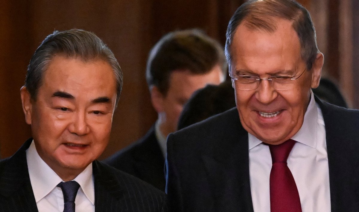 Hiina esidiplomaat Wang Yi (vasakul) käis möödunud nädalal Moskvas. Kohtumisel tõdeti, et Hiina-Vene suhted ei ole olnud kunagi nii head kui praegu. 