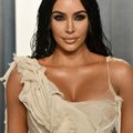 "Tõeline ekspert" Kim Kardashian annab nõu koroonaviiruse vastu võitlemiseks: tervitage jalgadega