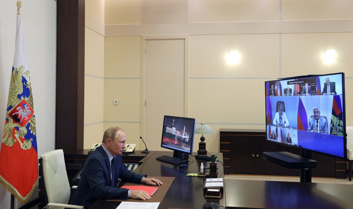 Venemaa president Vladimir Putin peab nõu Novo-Ogarjovo residentsist lahkumata.