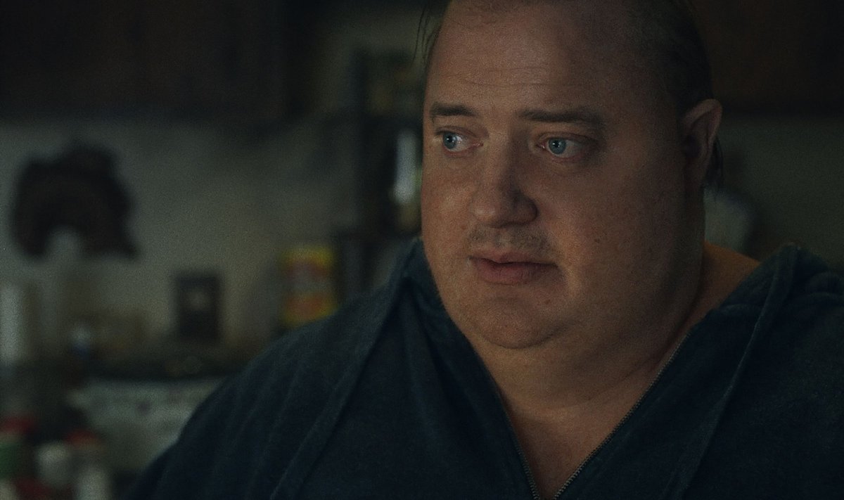 Brendan Fraser koguka kirjandusõpetaja Charliena. Näitleja ise muidugi nõnda palju kaalus juurde ei võtnud, selle mulje loomiseks kasutati proteese, meiki ja arvutiefekte.
