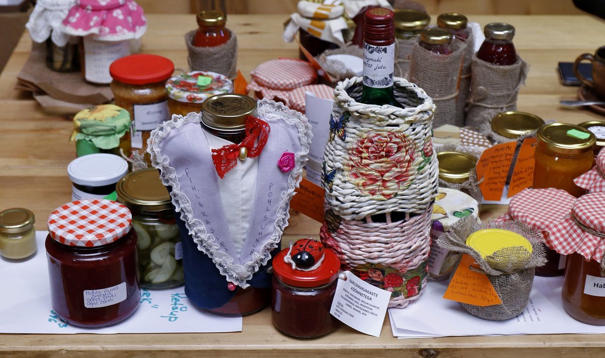 Konkursile saabunud ligi kuuekümne toote seast valiti ka kõige efektsemalt kujundatud hoidis, milleks osutus Tiiu Kokmann-Konsapi hoidisepurk, mis kandis ülikonda.
