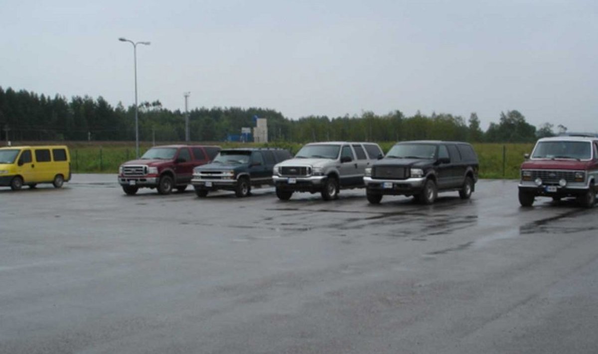 Eile ootas Koidula tollipunktis kuus sõidukit, et omanik kütuseaktsiisi ära maksaks.Foto: maksu- ja tolliamet