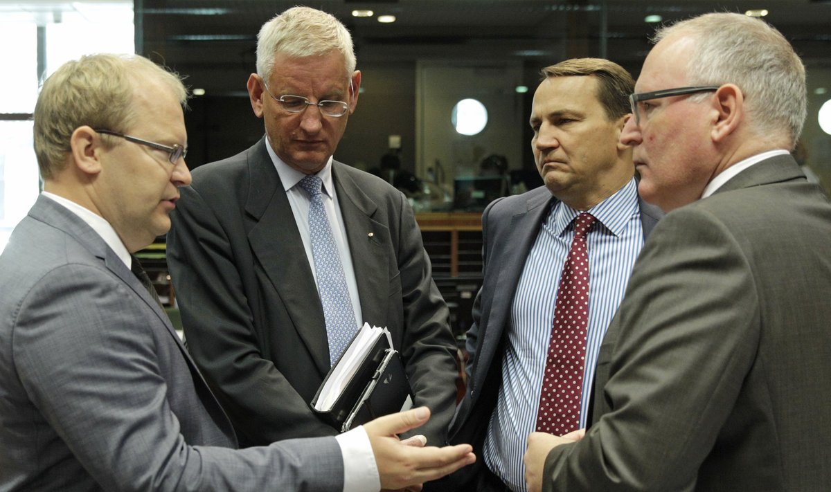 Karme sanktsioone nõudnud riikide esindajatel tuli pettuda. Lähemal uurimisel ei osutunud ükski otsus reaalseks. Fotol vasakult välisministrid Urmas Paet (Eesti), Carl Bildt (Rootsi), Radosław Sikorski (Poola) ja Frans Timmermans (Holland)