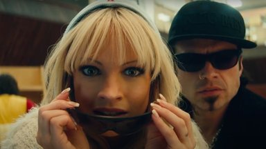 TREILER: Hulu miniseriaal võtab ette Pamela Andersoni seksiskandaali