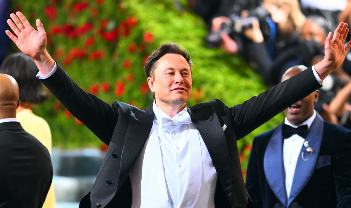 HALLOO, KOSMOS! HALLOO, MAA! Elon Musk ähvardab praeguse maailmakorra pea peale keerata.