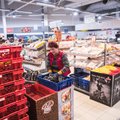 За гранью адекватности: коронаскептиков призывают вредить продуктовым магазинам — мужчина набрал две тележки и не заплатил