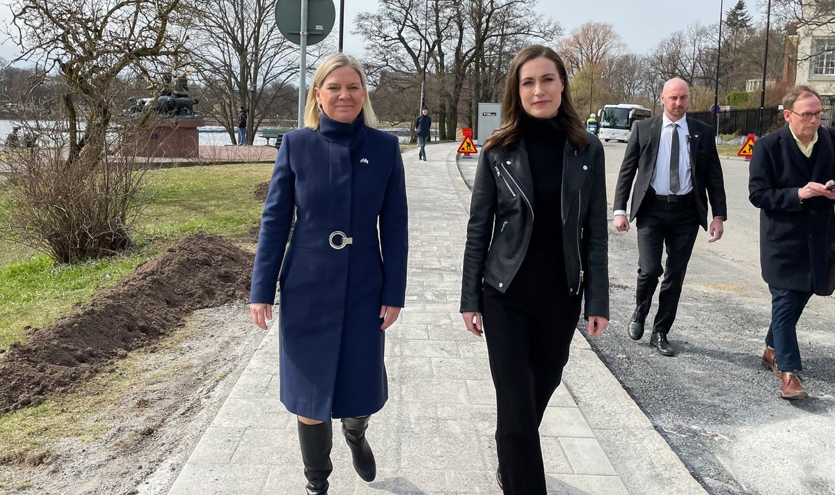 Rootsi peaminister Magdalena Andersson (vasakul) ja Soome valitsusjuht Sanna Marin arutasid kummagi riigi NATOga ühinemist kohtumisel läinud nädalal Stockholmis.