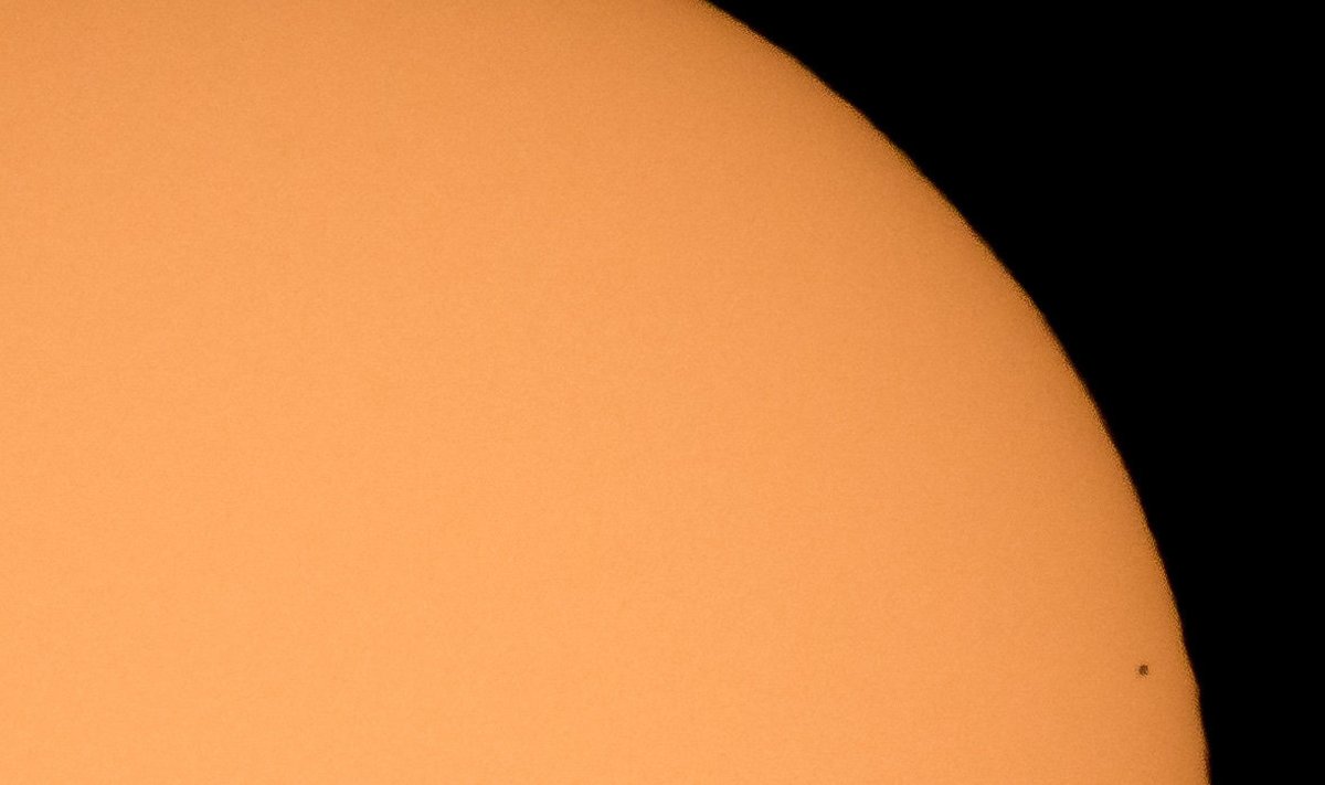 Merkuuri siluett Päikesel