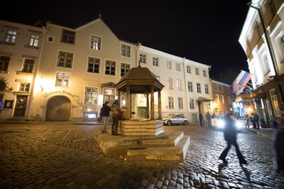 Kummituslik Tallinna vanalinn. Rataskaevu kassikaev.