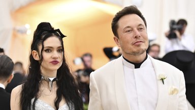 Aina kummalisemaks läheb: Elon Muski ja Grimesi tütar sai uue kentsaka nime