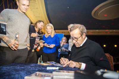 President Toomas Hendrik Ilves tutvustas muusikakogumikku
