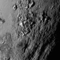 Миссия New Horizons: первый снимок поверхности Плутона и "Мордор" на Хароне