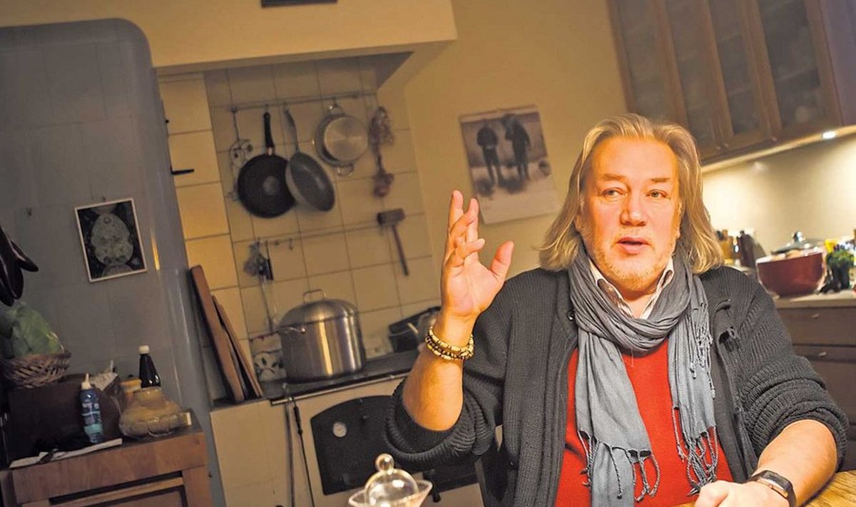 Tõnis Mägi ütleb oma kodus Tartu lähedal Peedul, et suured staadionikontserdid teda enam ei paelu, paras publik on mõnisada inimest. (Foto: Hendrik Osula)