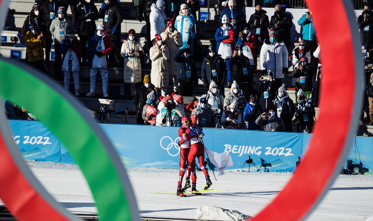 Российские лыжники на финише олимпийской дистанции