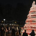 Правда ли, что рождественскую ёлку в одном из городов Латвии украсили нацистской символикой?