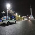 REPORTAAŽ | Riia tänavatel ulub tuul: komandanditunni ajal liiguvad linnas üksikud toidukullerid ja politseinikud