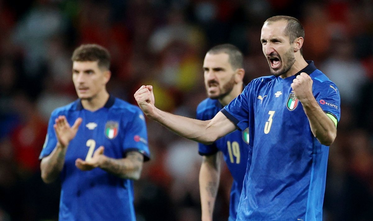 Itaalia näitas penaltiseerias paremat närvi ja kindlustas koha finaalis.