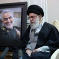 Ajatolla Khamenei: Iraan andis öösel USA-le kõrvakiilu