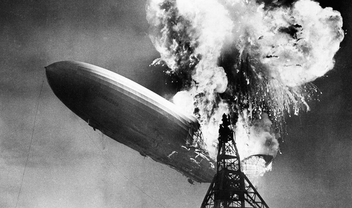 “Hindenburgi” lõpp: Õhulaev LZ 129 Lakehursti lennuväljal vahetult pärast tagaosas toimunud plahvatust. Hetk hiljem mattus terve tsepeliin leekidesse.
