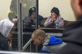 Ukrainas kohtu all oleva Vene sõduri poolt tapetud mehe lesk on nõus tema vahetamisega Mariupoli kaitsjate vastu
