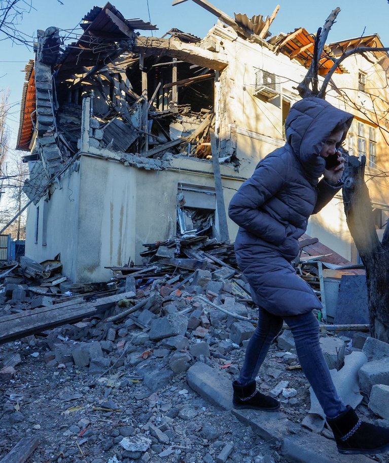 Mürskude käigus tugevalt kannatada saanud elamu. Foto tehtud 6. detsembril Donetskis. 