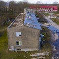 ФОТО и ВИДЕО: Сильный ветер сорвал крышу с многоквартирного дома, вынудив людей искать себе другое жилье