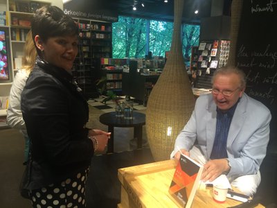 Avo Kull esitles oma uut raamatut „Must klaasmaja“