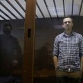 Для осмотра Навального предложили позвать врачей из "Шарите"
