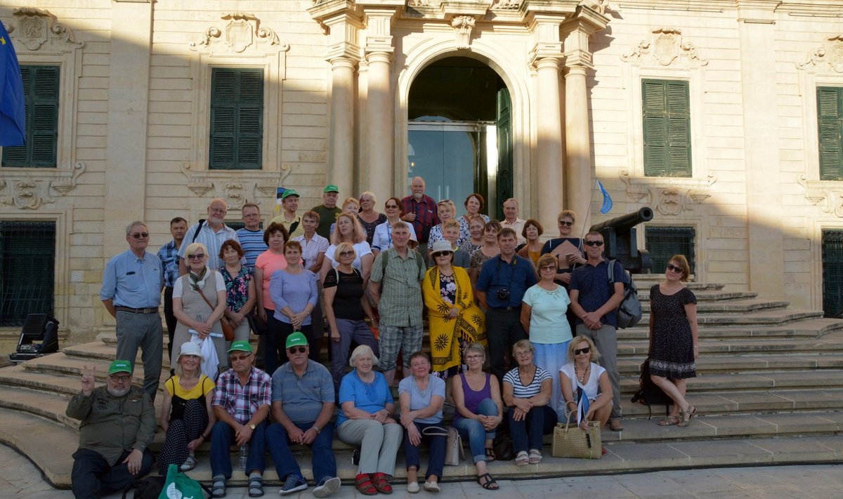 Maltal on kaasas Maalehe ajakirjanikud Argo Ideon ja Madis Must, kes peavad jooksvalt reisiblogi. Meeleolukad tähelepanekud, fotod ja videod leiab Maalehe kodulehelt.