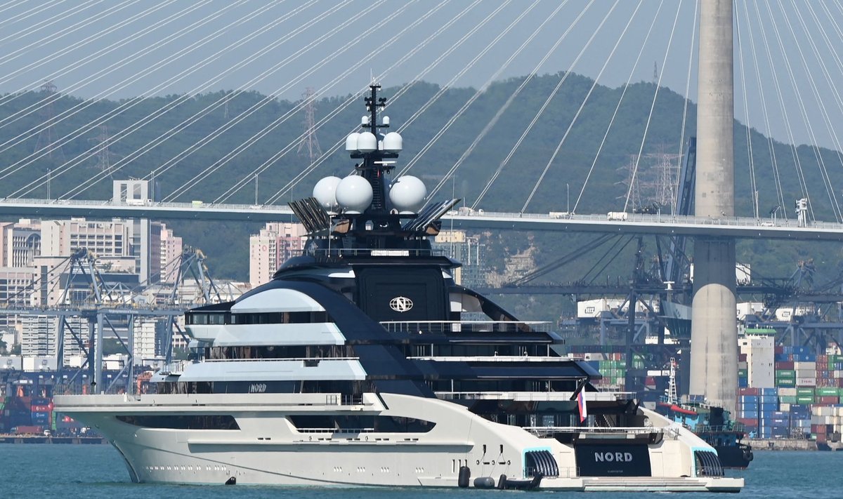 Vene miljardäri Aleksei Mordašovi jaht 12. oktoobril Hong Kongi vetes