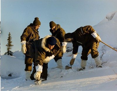 Arktikas lume sees tuumareaktori pudemeid otsimas (Wikimedia Commons / USA valitsus)