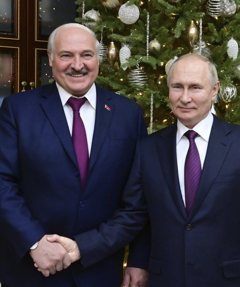 Venemaa president Vladimir Putin (paremal) ja Valgevene president Aljaksandr Lukašenka (vasakul) kõnelustel Minskis. Foto tehtud 19. detsembril 2022.