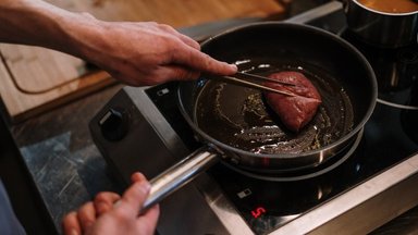Tippkokad õpetavad: kuidas küpsetada rohumaaveise liha, et see jääks mahlane ja vitamiinid ei kaoks