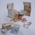 От псевдо-банковских служащих до инвестиционных ”гуру”: как мошенники обманывали народ в августе. Самый крупный ущерб превышает 10 000 евро