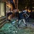 VIDEO ja FOTOD: Vihane rahvas rüüstas Makedoonia presidendi kantselei