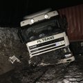 Liikluses sai viga 10 inimest: Harku vallas sõitis veoauto otsa õppesõitu teinud sõidukile, Tallinnas sai väike poiss bussilt löögi