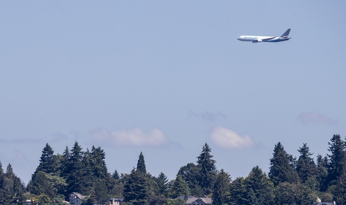 Amazon Branded Cargo Plane Flies in Seattle Seafair's Airshow