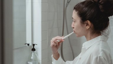 Вредно ли использовать электрическую зубную щетку каждый день?