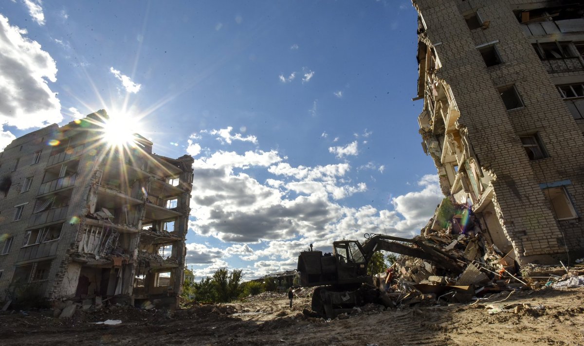 Разрушения в Изюме (Харьковская область)