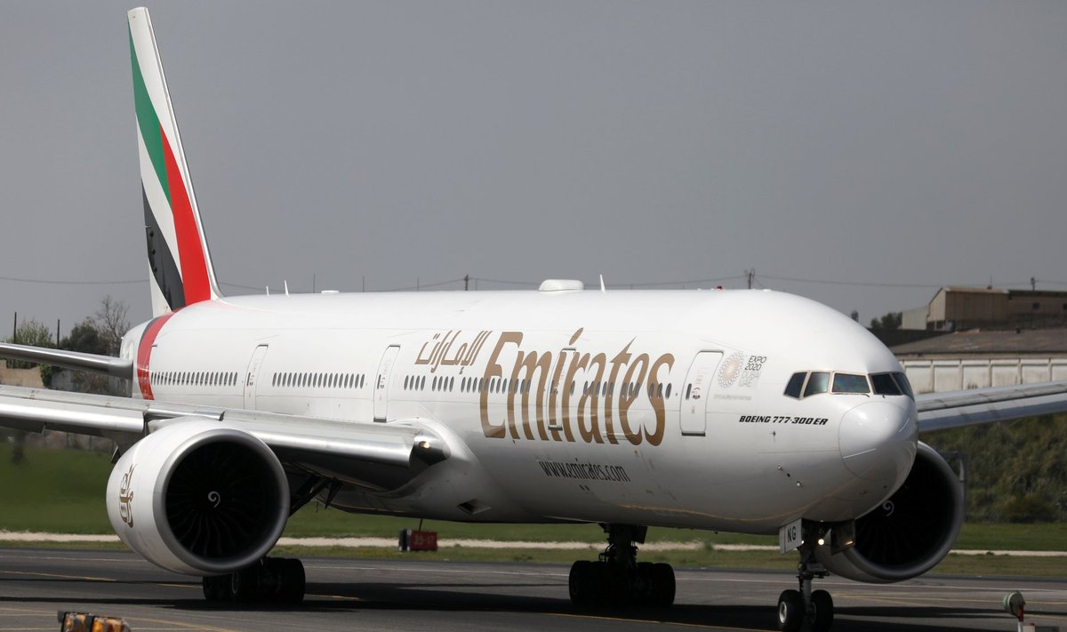 Emirates Airlinesi Boeing 777 Lissaboni lennujaamas. 