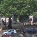 VIDEO | Liège'is politseinike pihta tule avanud mees langeb ise tulevahetuses