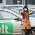 Глухая женщина работает таксистом Bolt. Законно ли это?
