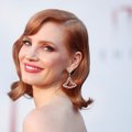 KLÕPS | Kas ma teen seda karantiiniasja õigesti? Jessica Chastain lõbustab end poolpaljaste piltide tegemisega